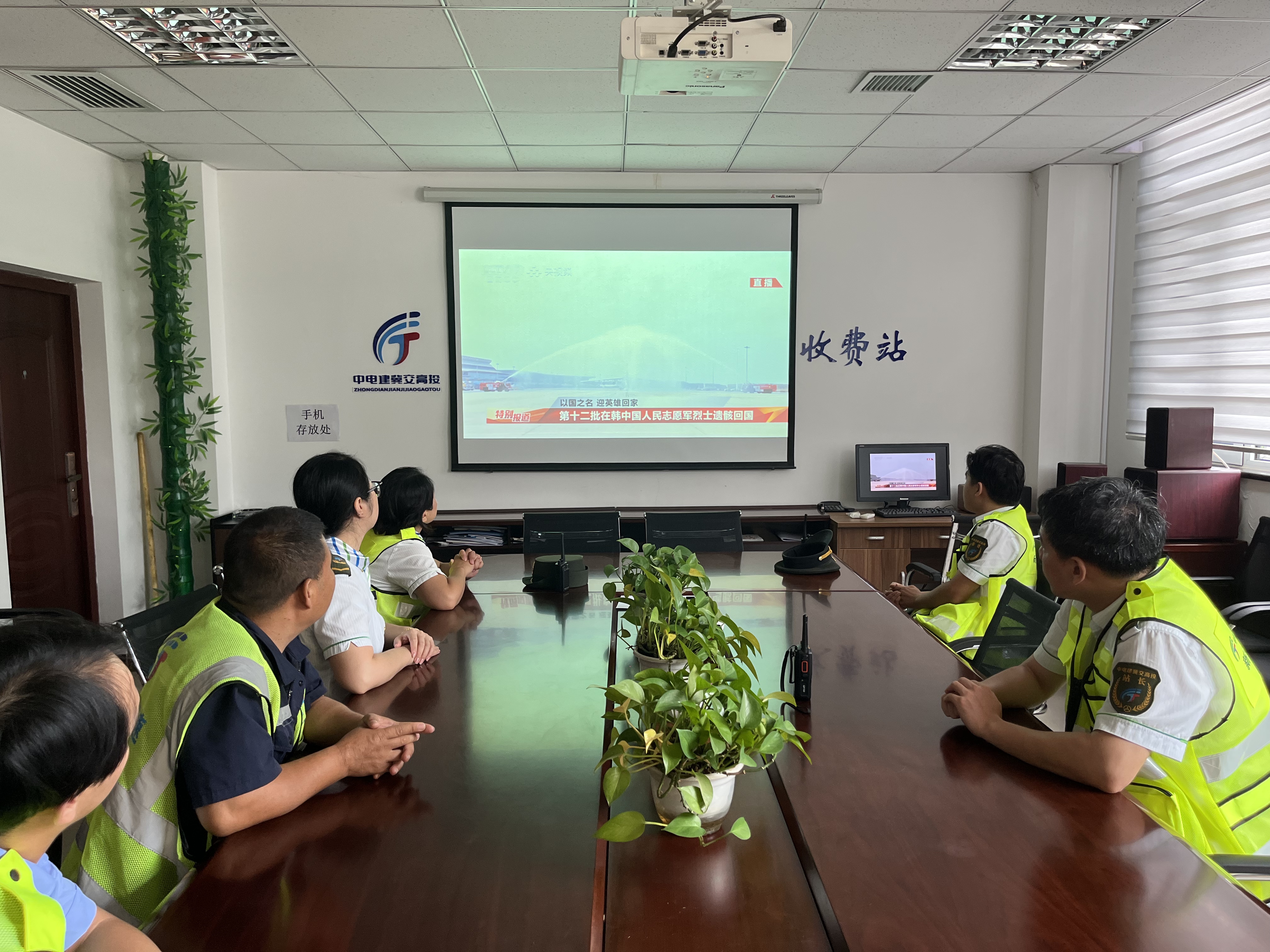 b01867a633e0683ac7612ecf5bb79ce.jpg b01867a633e0683ac7612ecf5bb79ce.jpg